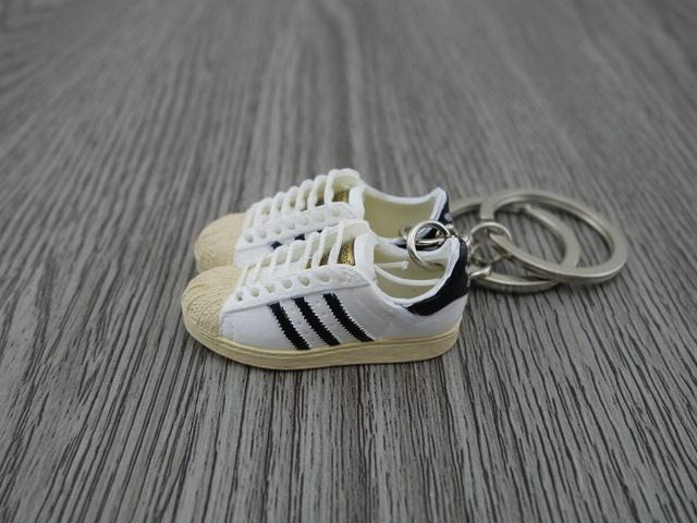 mini 3D sneaker keychains Superstar OG Black White - Sneakers Passion