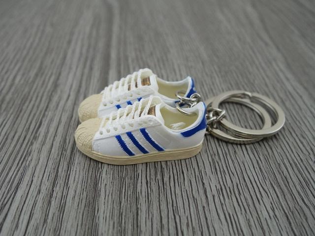 mini 3D sneaker keychains Superstar OG White/Blue - Sneakers Passion