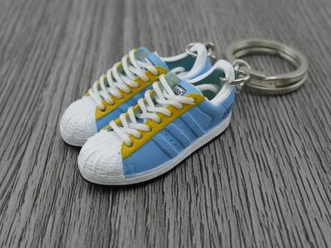 mini 3D sneaker keychains Superstar Lt Sky/Yellow - Sneakers Passion