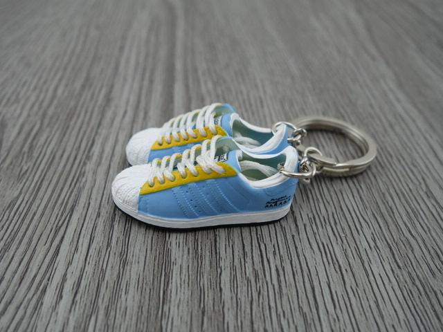 mini 3D sneaker keychains Superstar Lt Sky/Yellow - Sneakers Passion