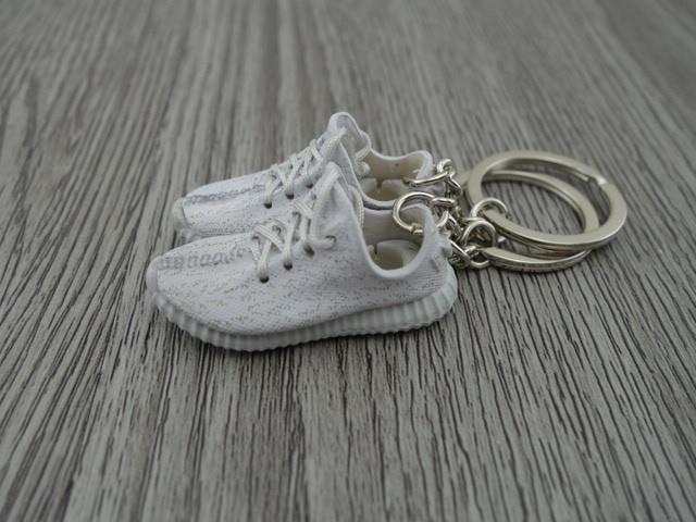 Mini Sneaker Keychains YZY - Moonrock - Sneakers Passion