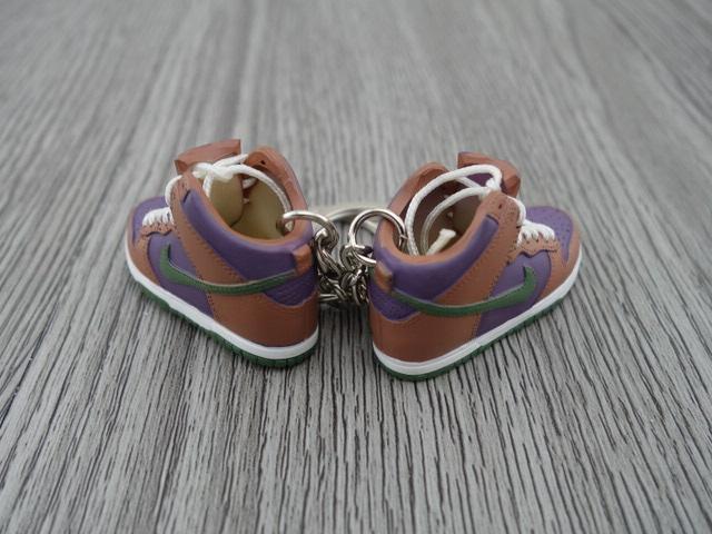 Mini sneaker keychain 3D Dunk Hi - Brown Purple Green - Sneakers Passion