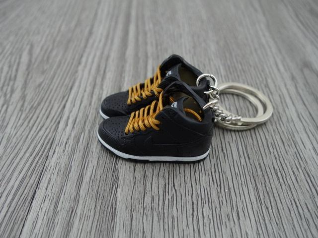 Mini sneaker keychain 3D Dunk Hi - Black Orange - Sneakers Passion