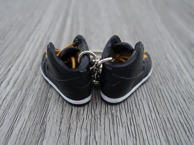 Mini sneaker keychain 3D Dunk Hi - Black Orange - Sneakers Passion
