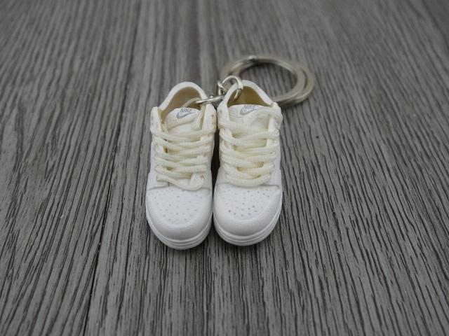 Mini sneaker keychain 3D Dunk Lo - Triple White - Sneakers Passion