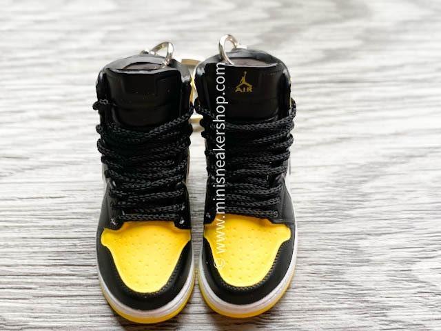 Mini sneaker keychain 3D Air Jordan 1 - Yellow Toe Black HQ - Sneakers Passion
