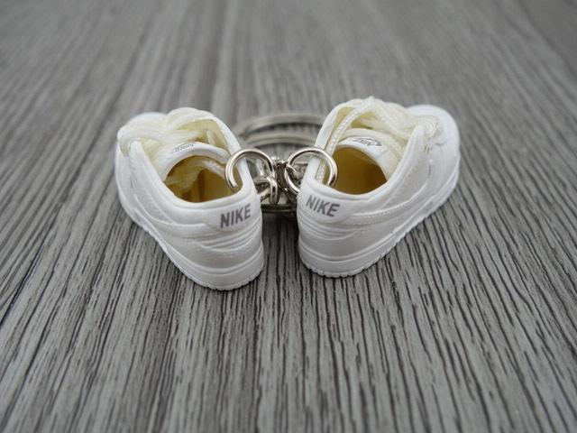 Mini sneaker keychain 3D Dunk Lo - Triple White - Sneakers Passion