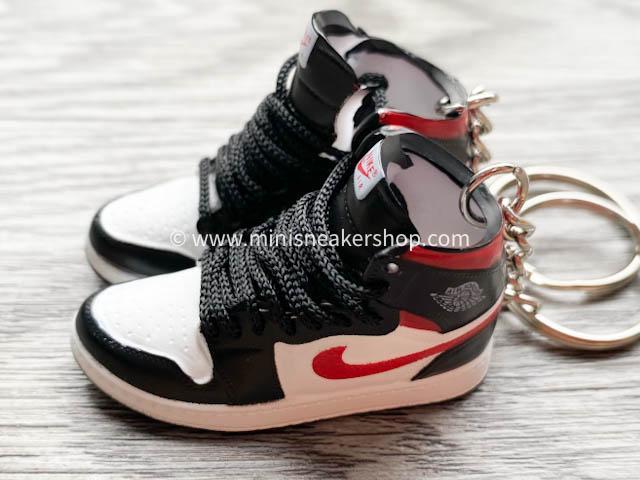 Mini sneaker keychain 3D Air Jordan 1 - High Black Gym Red - Sneakers Passion