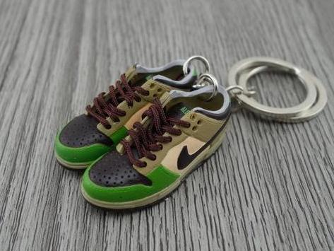 Mini sneaker keychain 3D Dunk Lo - Green beige - Sneakers Passion