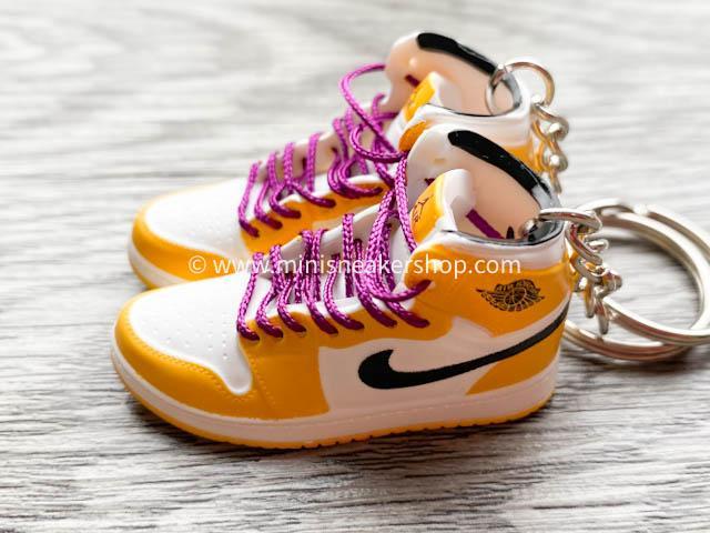 Mini sneaker keychain 3D AJ 1 - LAKERS - Sneakers Passion