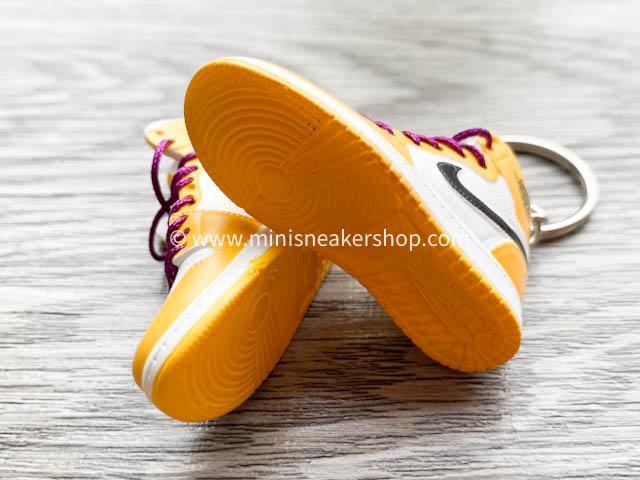 Mini sneaker keychain 3D AJ 1 - LAKERS - Sneakers Passion
