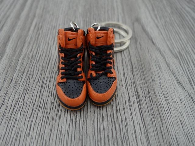 Mini sneaker keychain 3D Dunk Hi - Halloween - Sneakers Passion