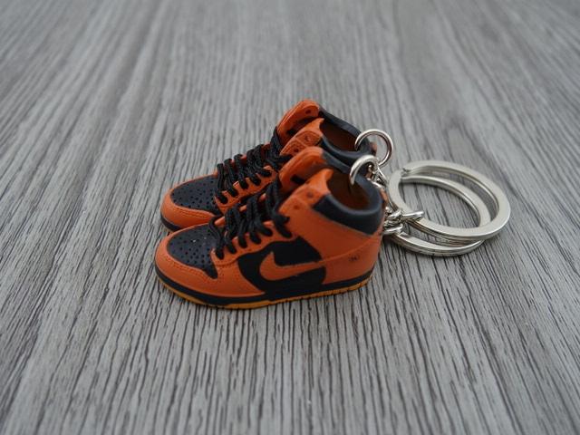 Mini sneaker keychain 3D Dunk Hi - Halloween - Sneakers Passion