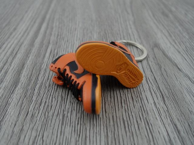 Mini sneaker keychain 3D Dunk Hi - Halloween - Sneakers Passion