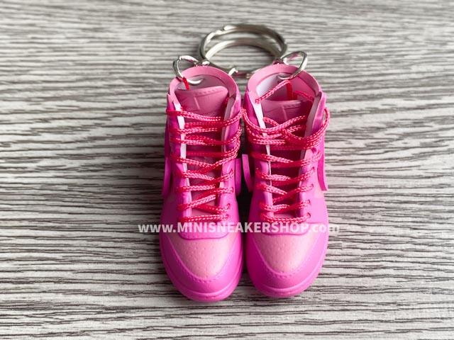 Mini sneaker keychain 3D Air Jordan 1 - Triple Fushia - Sneakers Passion