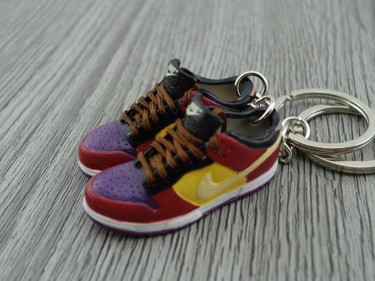 mini sneaker keychains Dunk Low - Sneakers Passion