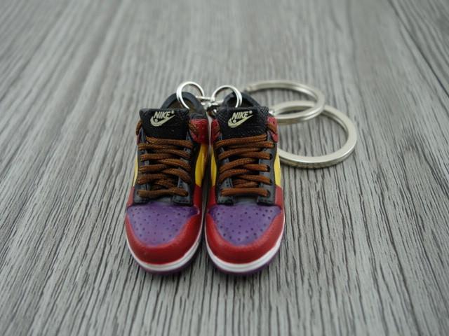 mini sneaker keychains Dunk Low - Sneakers Passion