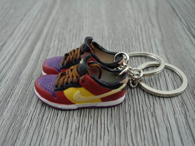 mini sneaker keychains Dunk Low - Sneakers Passion