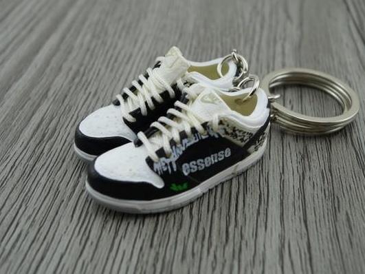 mini sneaker keychains Dunk Low- Essense - Sneakers Passion