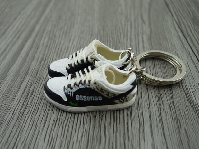 mini sneaker keychains Dunk Low- Essense - Sneakers Passion