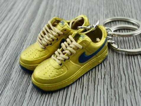 mini 3D sneaker keychains Air Force 1 low - Gold - Sneakers Passion