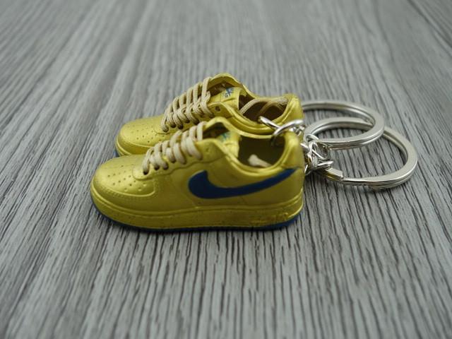mini 3D sneaker keychains Air Force 1 low - Gold - Sneakers Passion