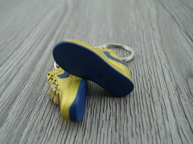 mini 3D sneaker keychains Air Force 1 low - Gold - Sneakers Passion