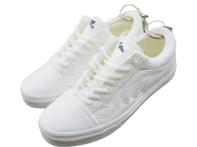 Mini 3D sneaker keychains VANS Skate low - Sneakers Passion