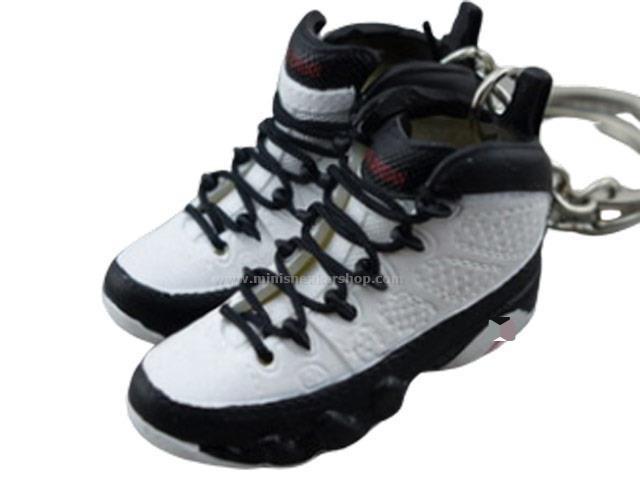 Mini Sneaker Keychains AJ- OG white black true SJ 9 - Sneakers Passion