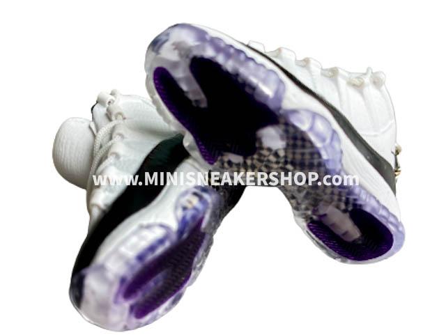 Mini 3D sneaker keychains AJ 11 OG White/Black-Dark Concord - Sneakers Passion