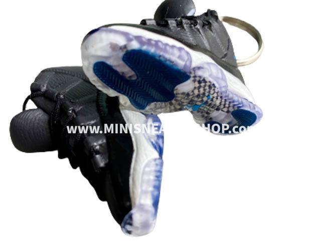 Mini 3D sneaker keychains AJ 11 SJ - Sneakers Passion