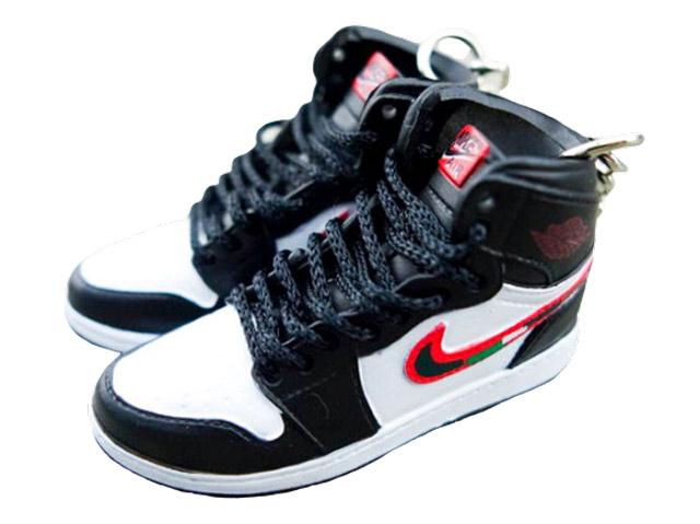 Mini sneaker keychain 3D Air Jordan 1 - Sports Illustrated - Sneakers Passion
