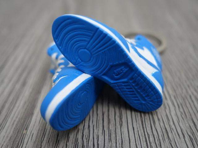 Mini sneaker keychain 3D Air Jordan 1 - New North Carolina - Sneakers Passion