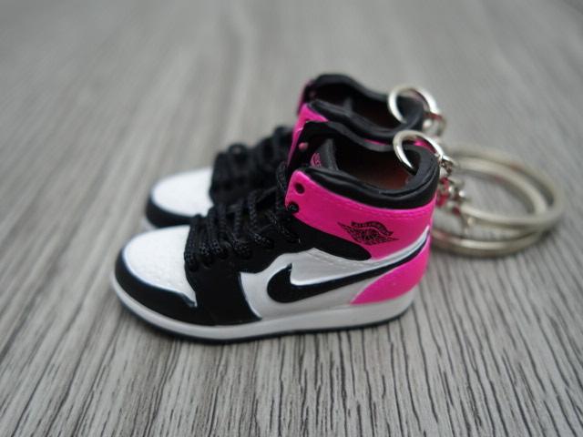 Mini sneaker keychain 3D Air Jordan 1 - Fushia Pink/ Black and White - Sneakers Passion
