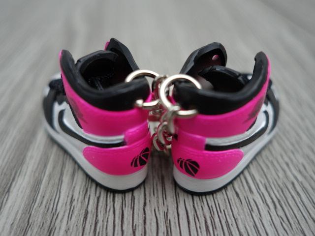 Mini sneaker keychain 3D Air Jordan 1 - Fushia Pink/ Black and White - Sneakers Passion