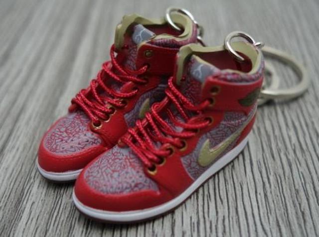 Mini sneaker keychain 3D Air Jordan 1 - red elephant prints and olive HQ - Sneakers Passion