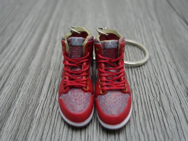 Mini sneaker keychain 3D Air Jordan 1 - red elephant prints and olive HQ - Sneakers Passion