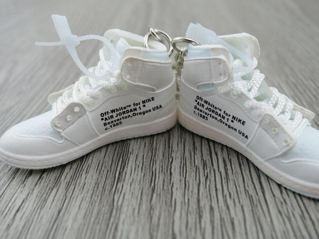 Mini sneaker keychain 3D AJ1 White X OW inspired - Sneakers Passion