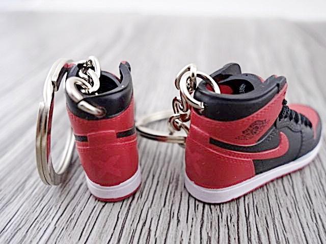 Mini sneaker keychain 3D Air Jordan 1 Bred - Sneakers Passion
