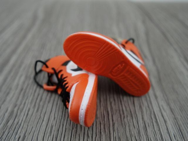 Mini sneaker keychain 3D Air Jordan 1 - Reverse Shattered Backboard HQ - Sneakers Passion