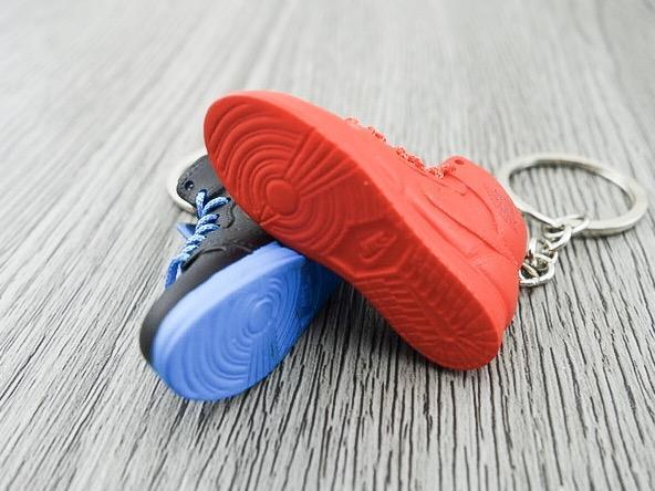 Mini sneaker keychain 3D Air Jordan 1 - Quai 54 Friends and Family HQ - Sneakers Passion