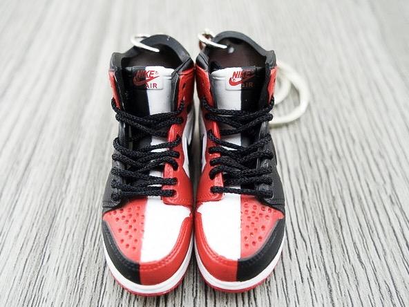 Mini sneaker keychain 3D Air Jordan 1 - Homage To Home - Sneakers Passion