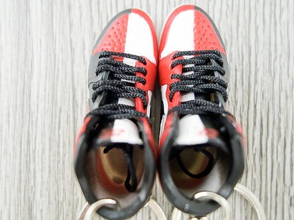 Mini sneaker keychain 3D Air Jordan 1 - Homage To Home - Sneakers Passion