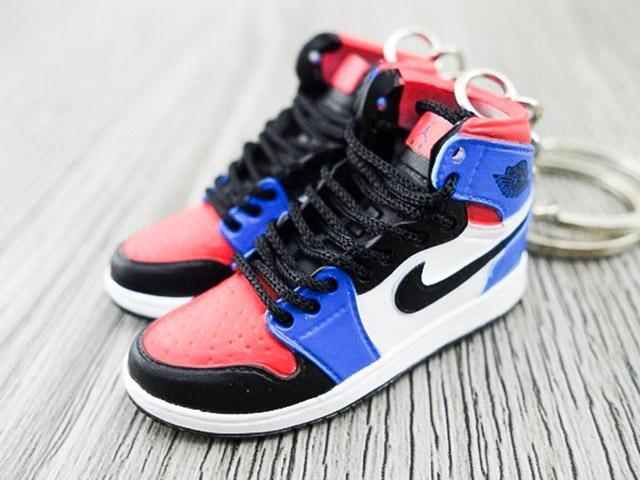 Mini sneaker keychain 3D Air Jordan 1 - retro Top 3 - Sneakers Passion