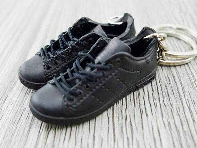Mini 3D sneaker keychains Stan Smith- Triple Black - Sneakers Passion