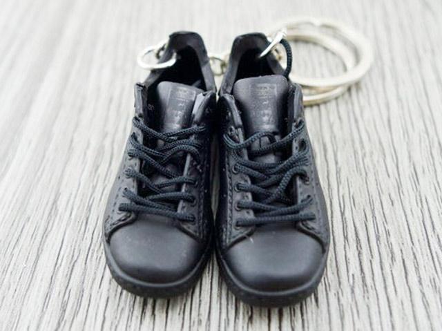 Mini 3D sneaker keychains Stan Smith- Triple Black - Sneakers Passion