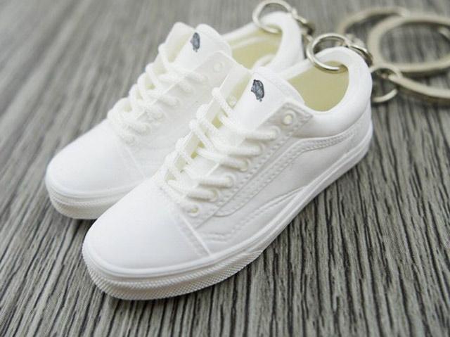 Mini 3D sneaker keychains VANS Skate low - Sneakers Passion