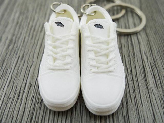 Mini 3D sneaker keychains VANS Skate low - Sneakers Passion