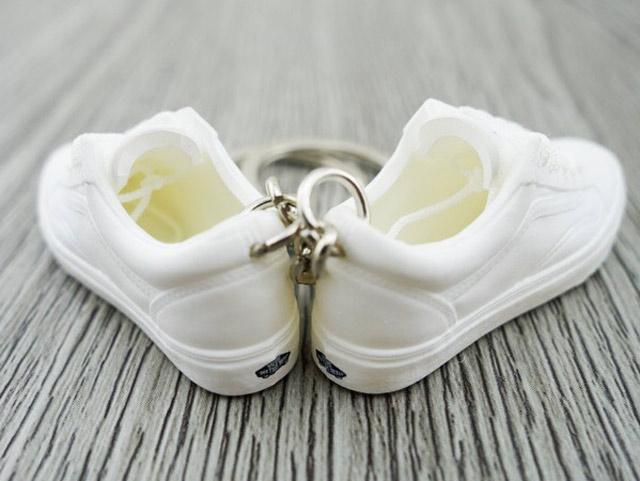 Mini 3D sneaker keychains VANS Skate low - Sneakers Passion