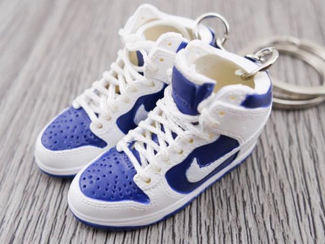 Mini sneaker keychain 3D Dunk - Navy White - Sneakers Passion